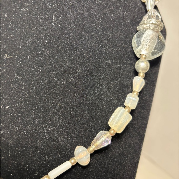 Seed Bead White Multistrand Necklace Silvertone Opalescent Clear Beads 12โ Drop - Picture 9 of 9